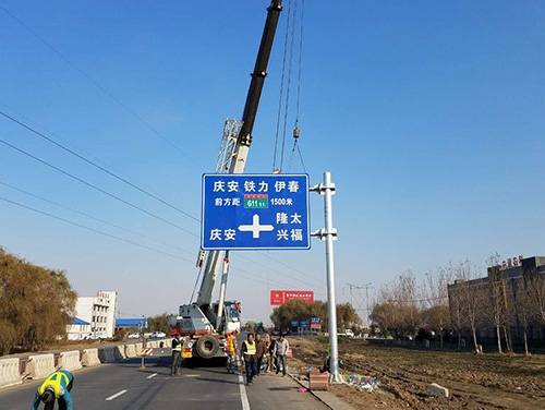 抚州抚州道路护栏网网片该如何进行正确的选购呢？